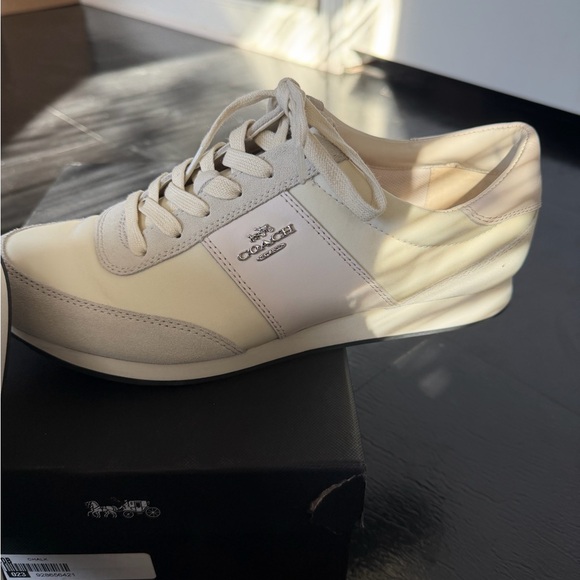 Coach Raelyn Runner Size 10 - Picture 3 of 16